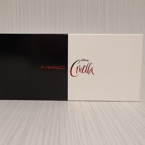 MAC Disney Cruella Eye Shadow x 8 Magnetic Case New
